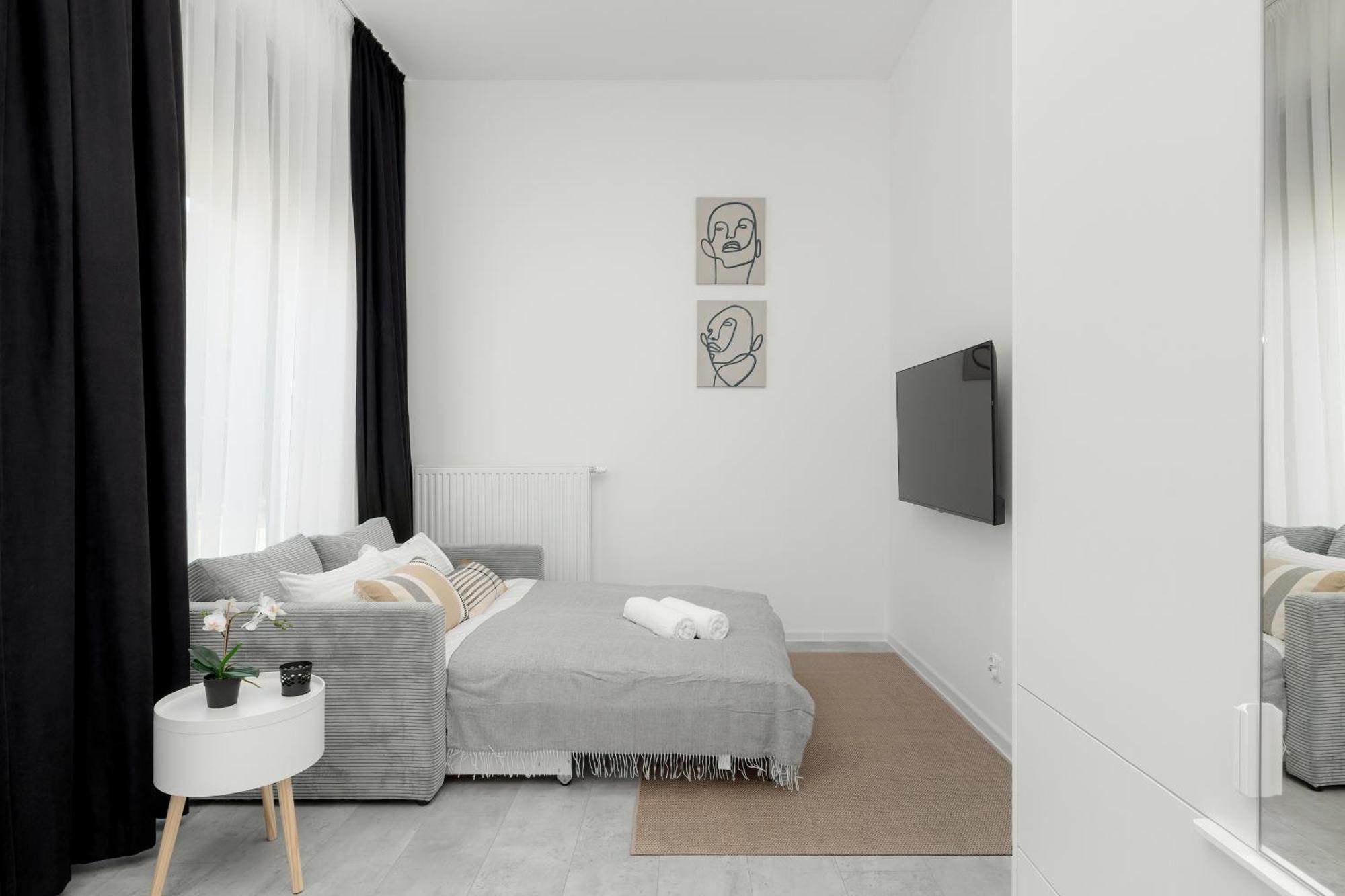 Comfortable With Parking In By Renters *