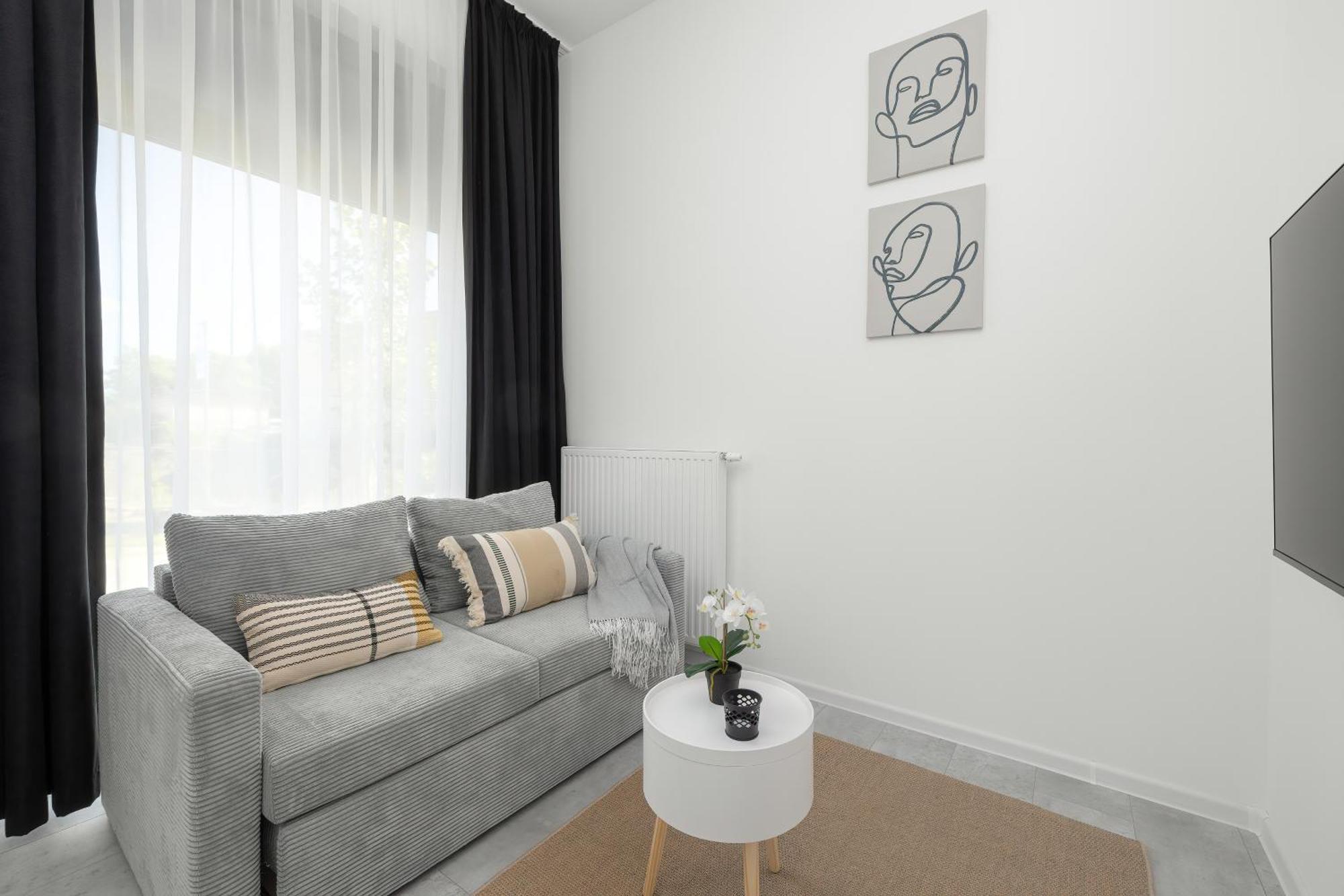 Apartment Comfortable With Parking In By Renters