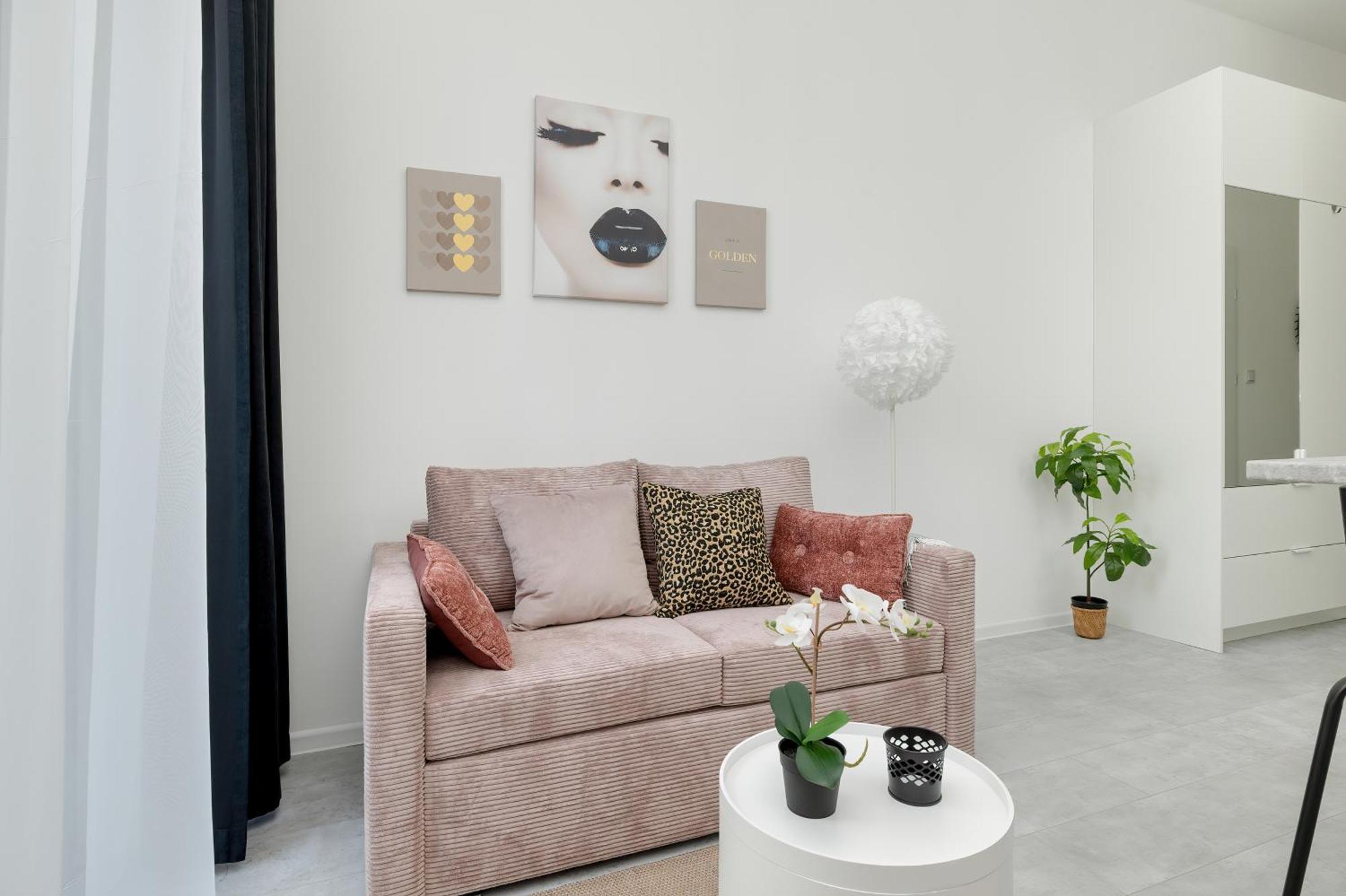 Comfortable With Parking In By Renters *