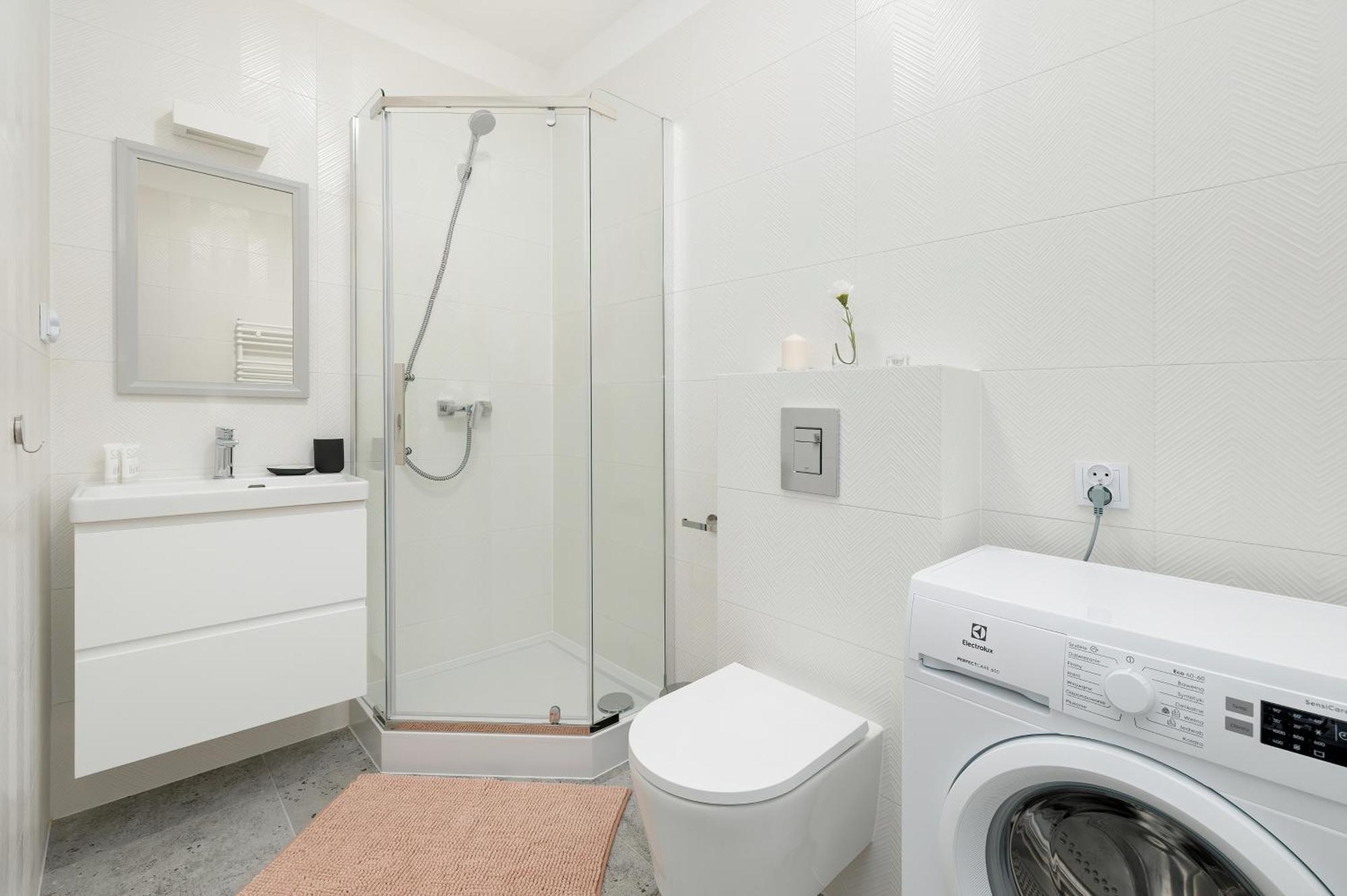 Apartment Comfortable With Parking In By Renters