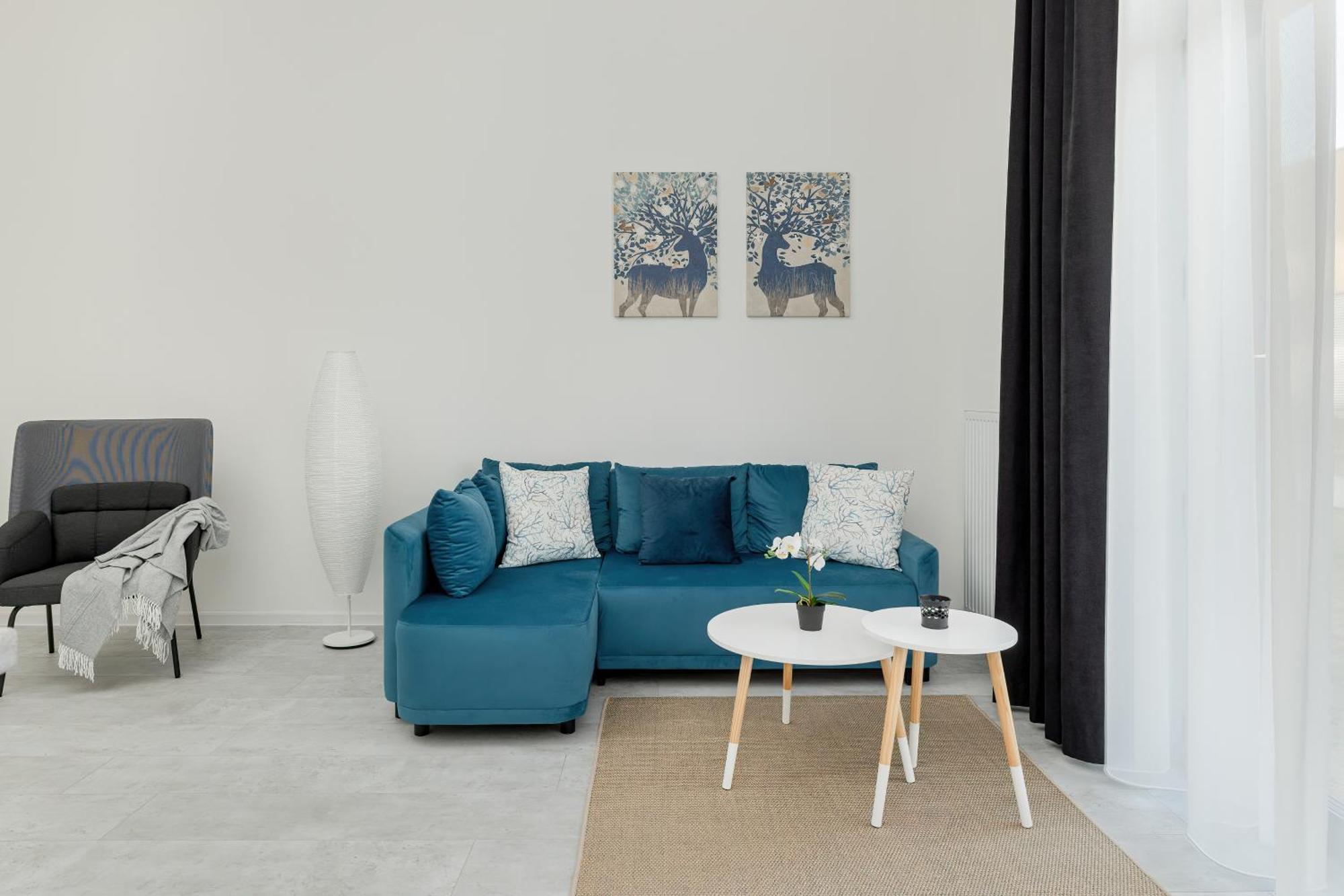 Comfortable With Parking In By Renters Apartment *